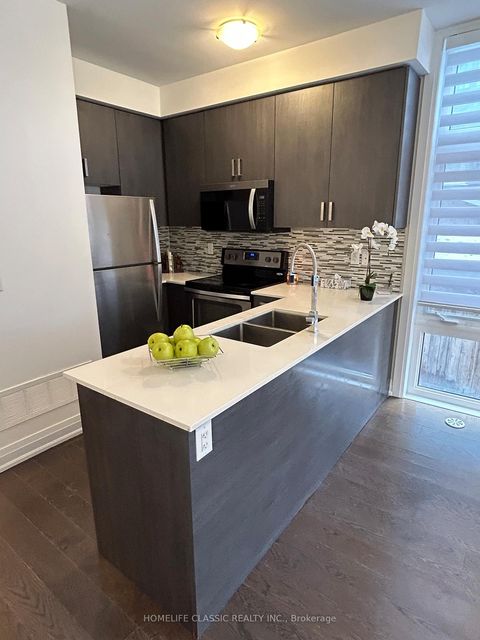 Photo 5 at 9 - 11 Eldora Avenue, Newtonbrook West, Toronto