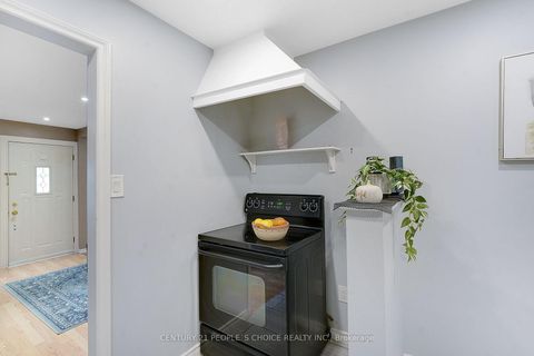 Photo 4 at 150 Spears Street, Smythe, Toronto