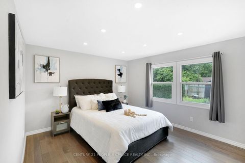 Photo 7 at 150 Spears Street, Smythe, Toronto