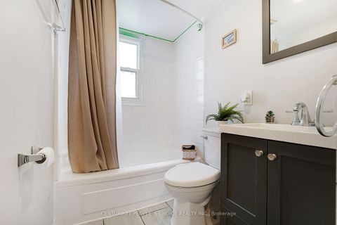 Photo 9 at 150 Spears Street, Smythe, Toronto