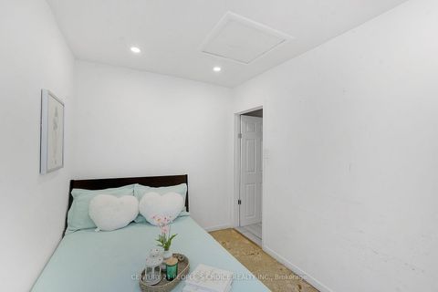 Photo 11 at 150 Spears Street, Smythe, Toronto