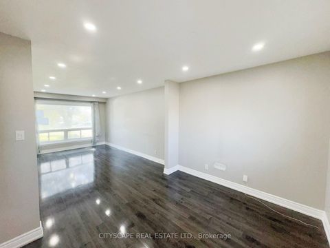 Photo 11 at 345 Silverstone Drive, Clairville, Toronto