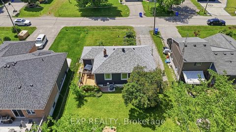 Photo 3 at 833 Elmwood Road, Historic Lakeshore Communities, Georgina
