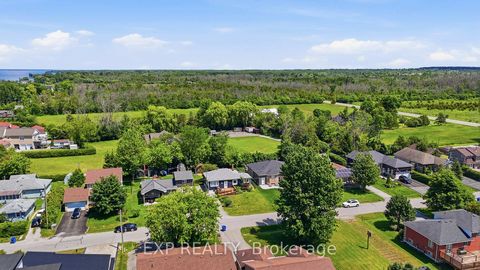 Photo 6 at 833 Elmwood Road, Historic Lakeshore Communities, Georgina