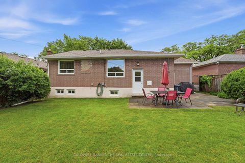 Photo 1 at 40 Benway Drive, Kipling, Toronto