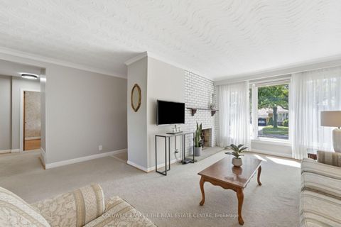 Photo 7 at 40 Benway Drive, Kipling, Toronto