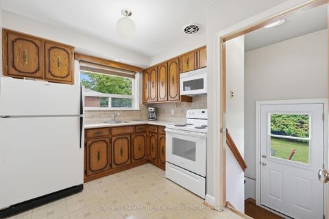 Photo 12 at 40 Benway Drive, Kipling, Toronto
