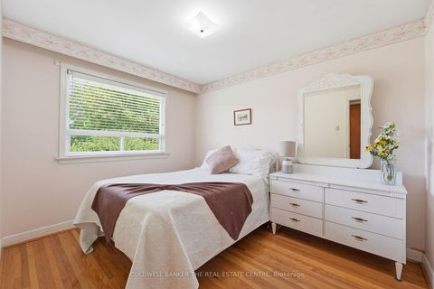 Photo 17 at 40 Benway Drive, Kipling, Toronto
