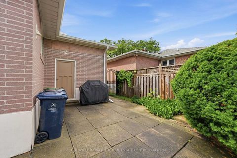 Photo 22 at 40 Benway Drive, Kipling, Toronto