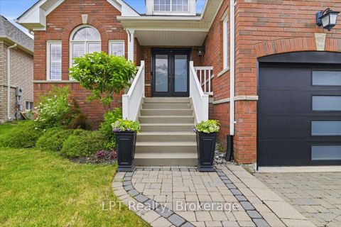 Photo 1 at 71 Laprade Square, Bowmanville, Clarington