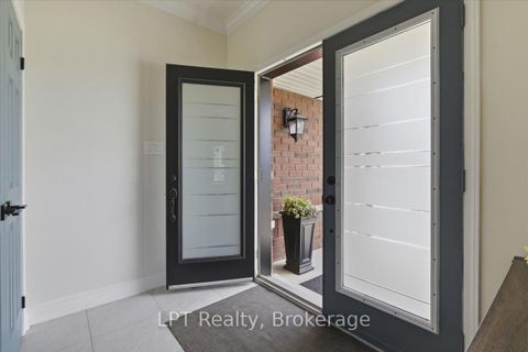 Photo 2 at 71 Laprade Square, Bowmanville, Clarington