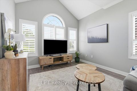 Photo 5 at 71 Laprade Square, Bowmanville, Clarington