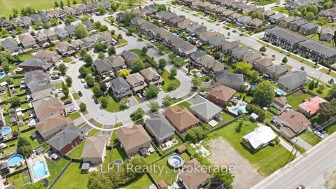 Photo 25 at 71 Laprade Square, Bowmanville, Clarington