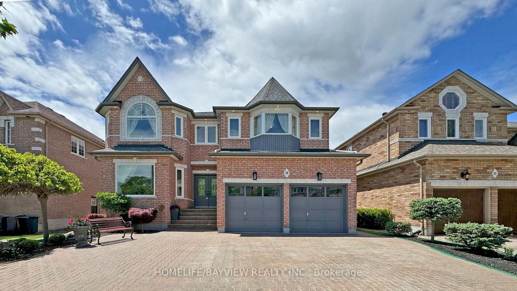 18 Marinucci Court, Mill Pond, Richmond Hill photo number 2