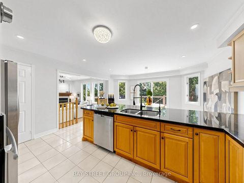 Photo 11 at 98 Brookeview Drive, Aurora Highlands, Aurora
