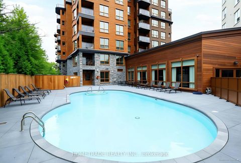 Photo 5 at 115 - 2 Maison Parc Court, Lakeview Estates, Vaughan