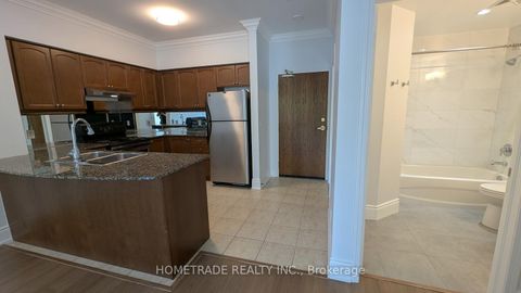 Photo 13 at 115 - 2 Maison Parc Court, Lakeview Estates, Vaughan