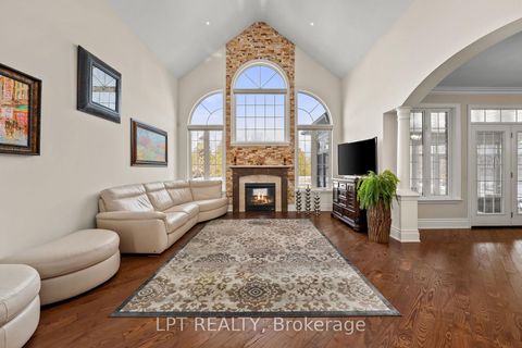 Photo 8 at 18 Wolford Court, Historic Lakeshore Communities, Georgina