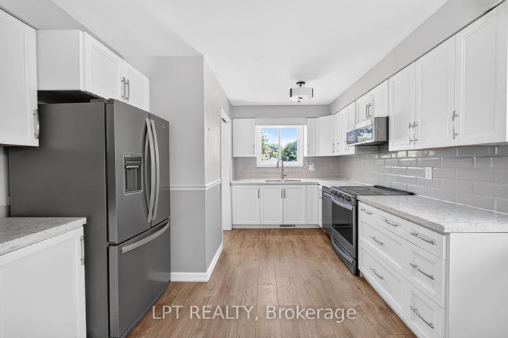 Photo 7 at 340 Fairlawn Street, McLaughlin, Oshawa