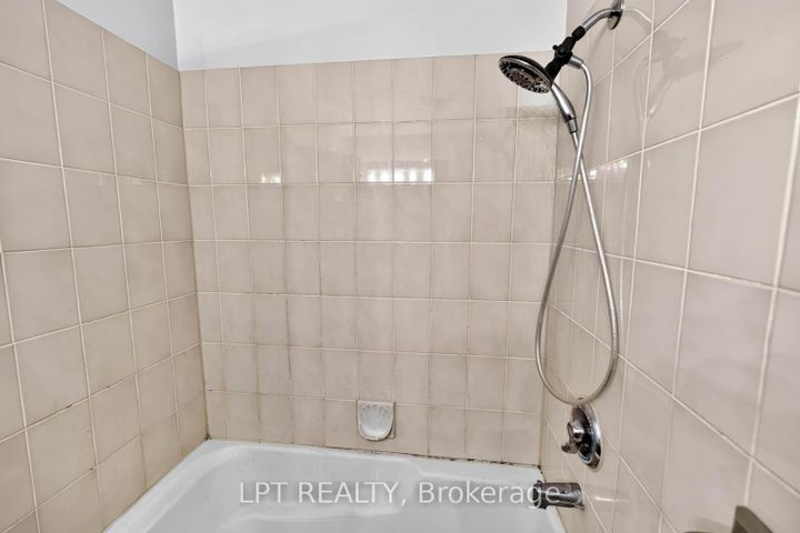 Photo 21 at 340 Fairlawn Street, McLaughlin, Oshawa