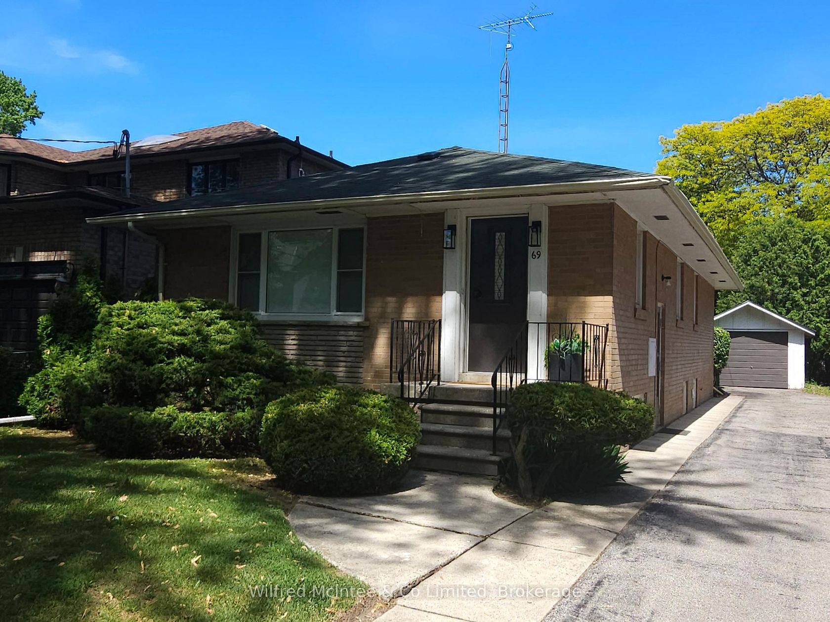 69 Haliburton Avenue, City Centre West, Toronto 