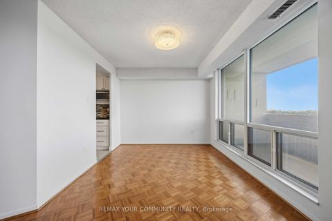 Photo 5 at 801 - 150 Neptune Drive, Lawrence, Toronto