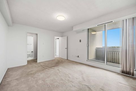 Photo 13 at 801 - 150 Neptune Drive, Lawrence, Toronto