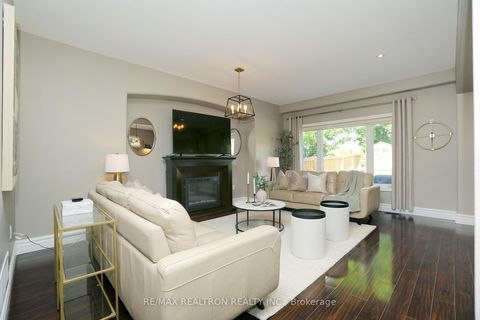 Photo 5 at 49 Hamilton Drive, Leslie Valley, Newmarket