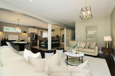 Photo 7 at 49 Hamilton Drive, Leslie Valley, Newmarket