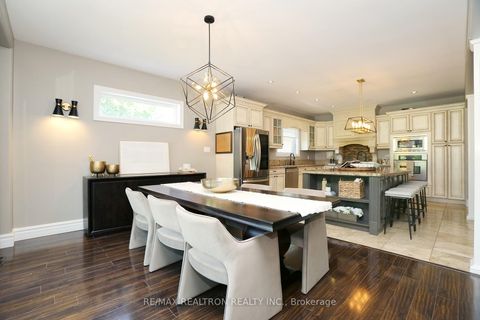 Photo 12 at 49 Hamilton Drive, Leslie Valley, Newmarket