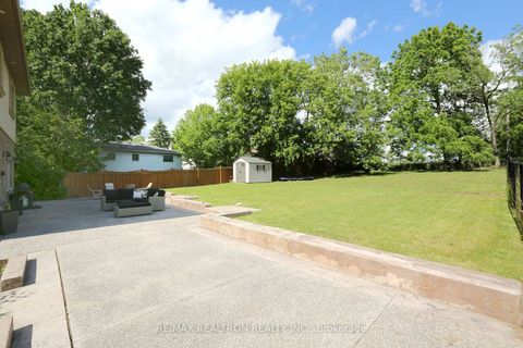Photo 25 at 49 Hamilton Drive, Leslie Valley, Newmarket
