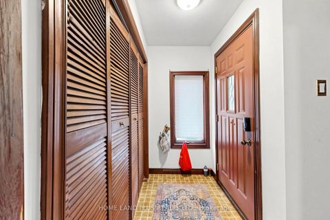Photo 3 at 521 Hillsdale Avenue E, Mount Pleasant East, Toronto