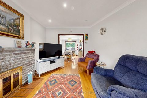 Photo 6 at 521 Hillsdale Avenue E, Mount Pleasant East, Toronto