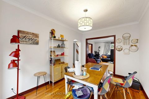 Photo 10 at 521 Hillsdale Avenue E, Mount Pleasant East, Toronto