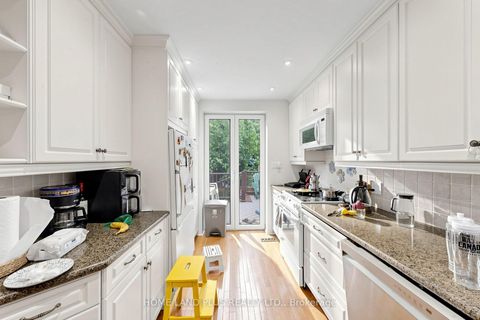 Photo 12 at 521 Hillsdale Avenue E, Mount Pleasant East, Toronto