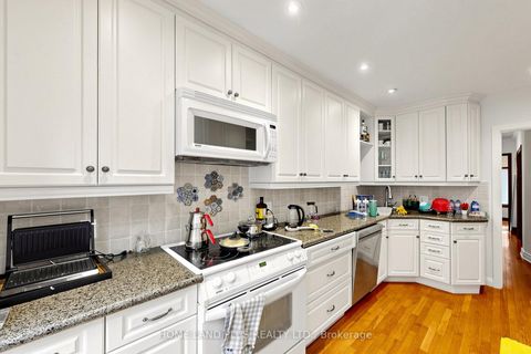 Photo 14 at 521 Hillsdale Avenue E, Mount Pleasant East, Toronto