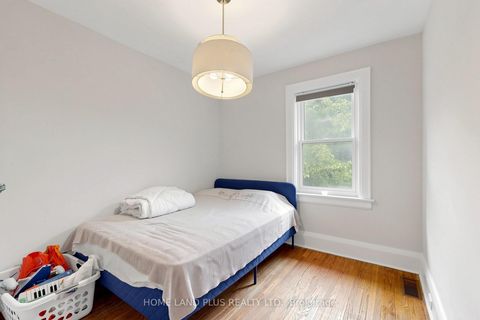 Photo 20 at 521 Hillsdale Avenue E, Mount Pleasant East, Toronto