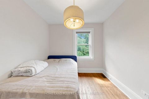 Photo 21 at 521 Hillsdale Avenue E, Mount Pleasant East, Toronto