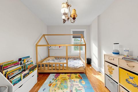 Photo 23 at 521 Hillsdale Avenue E, Mount Pleasant East, Toronto