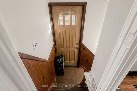 Photo 26 at 521 Hillsdale Avenue E, Mount Pleasant East, Toronto