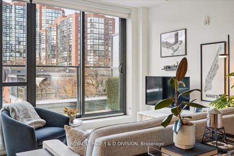 Photo 12 at 405 - 90 Niagara Street, Niagara, Toronto