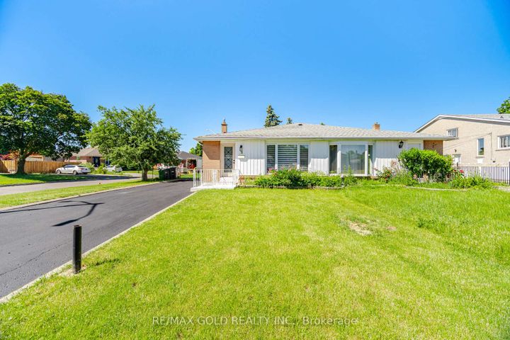 Photo 0 at 8 Athlone Avenue, Avondale, Brampton