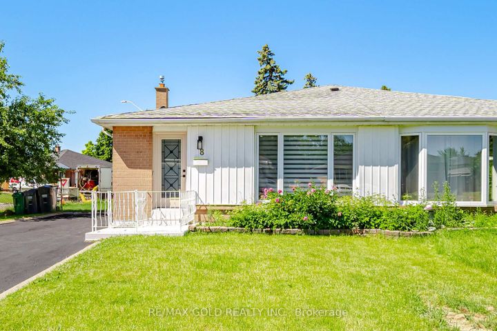 Photo 1 at 8 Athlone Avenue, Avondale, Brampton