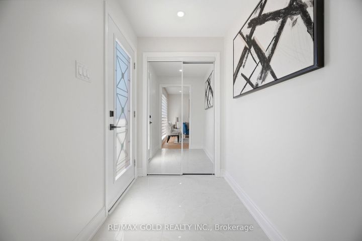 Photo 3 at 8 Athlone Avenue, Avondale, Brampton