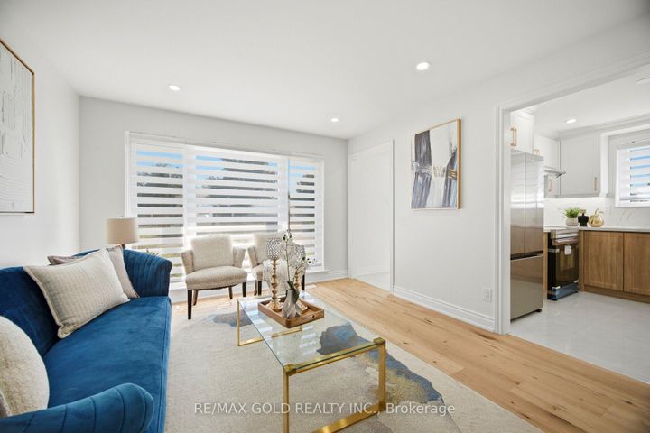 Photo 5 at 8 Athlone Avenue, Avondale, Brampton