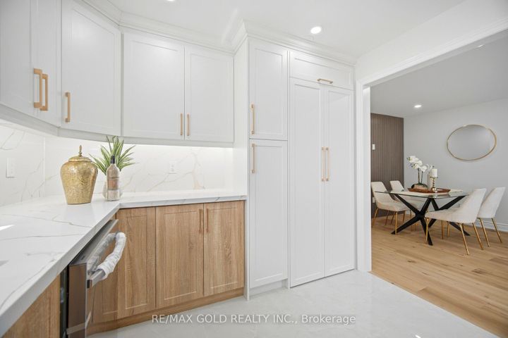 Photo 12 at 8 Athlone Avenue, Avondale, Brampton
