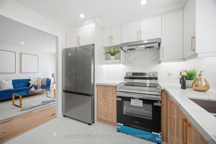 Photo 13 at 8 Athlone Avenue, Avondale, Brampton