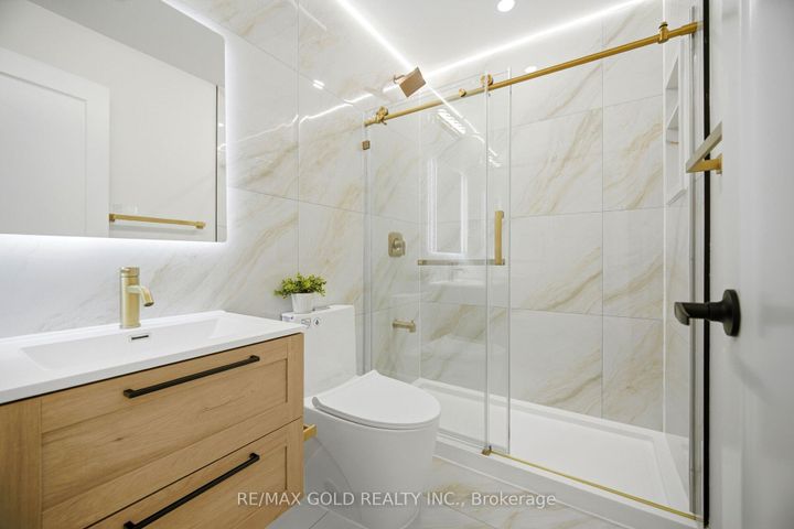 Photo 15 at 8 Athlone Avenue, Avondale, Brampton