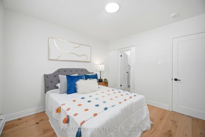 Photo 18 at 8 Athlone Avenue, Avondale, Brampton