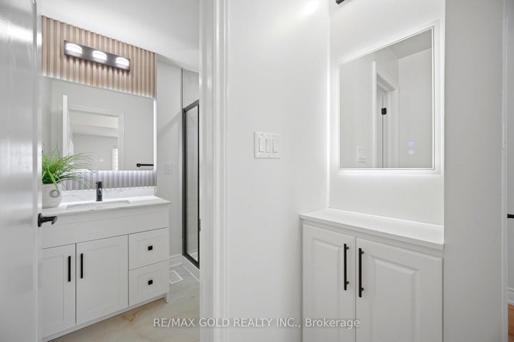 Photo 19 at 8 Athlone Avenue, Avondale, Brampton